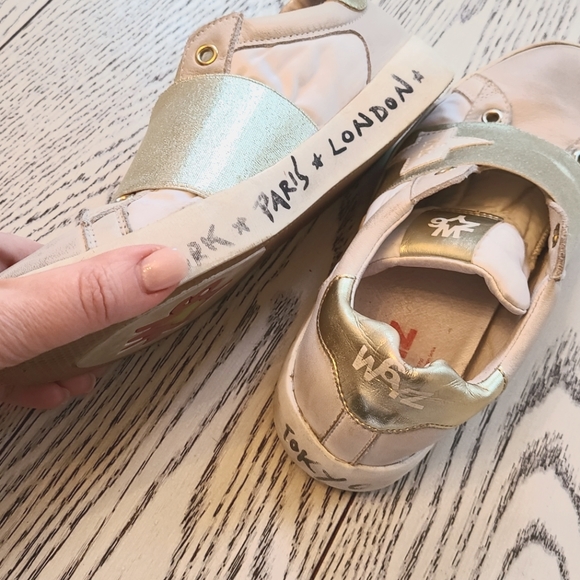 W6yz "worn out" style sneakers, size 6 - Picture 5 of 16